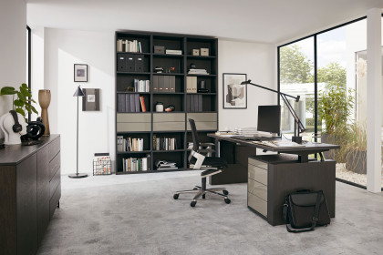 Kara-Frame von Musterring - höhenverstellbarer Schreibtisch in Eiche graphit