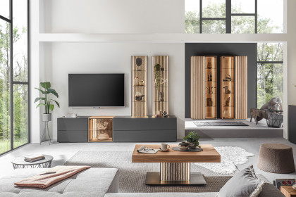 Selino von Hartmann - Wohnwand V28 Kerneiche natur/ anthrazit