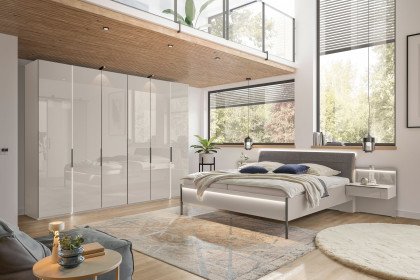 San Antonio von Musterring - Schlafzimmer champagner mit Glasfronten