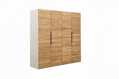 Tom von Elfo Möbel - 4-türiger Schrank mit Massivholz-Türen in Kassettenoptik