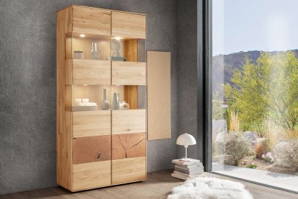 WZ-0626 von GK Möbelvertrieb - Vitrine II aus Wildeiche mit Hirnholz