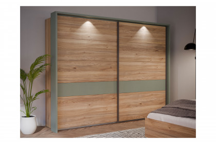 Whenua von Forte - Schrank mit Schwebetüren Mauvella-Eiche - sage green
