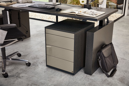Kara-Frame von Musterring - Rollcontainer in Eiche graphit/ Seidengrau