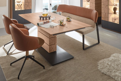 Caya von Hartmann - Esstisch mit Schweizer Kante